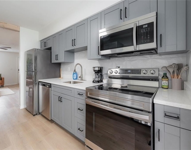 6908 S Macdill Avenue - Photo Thumbnail 10