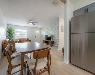 6908 S Macdill Avenue - Photo Thumbnail 6