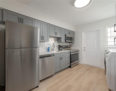 6908 S Macdill Avenue - Photo Thumbnail 11
