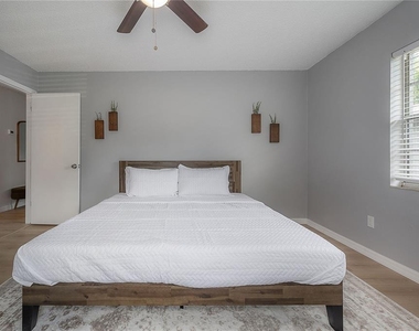 6908 S Macdill Avenue - Photo Thumbnail 26