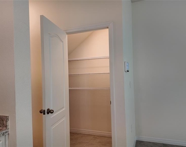 1241 Yellow Finch Drive - Photo Thumbnail 7