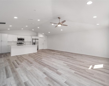 4415 Nw 74th Terrace - Photo Thumbnail 18