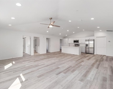 4415 Nw 74th Terrace - Photo Thumbnail 10