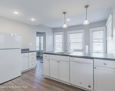 802 Quincy Avenue - Photo Thumbnail 5