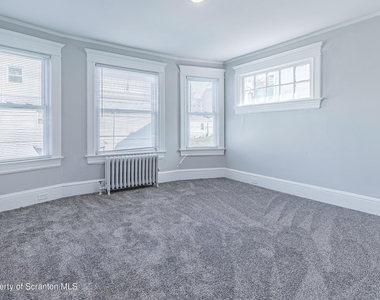 802 Quincy Avenue - Photo Thumbnail 11