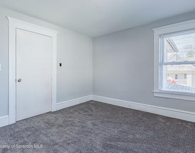802 Quincy Avenue - Photo Thumbnail 13