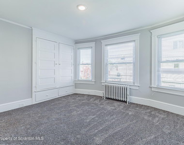 802 Quincy Avenue - Photo Thumbnail 12