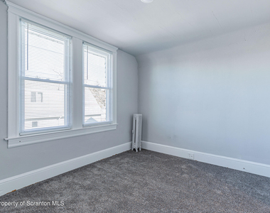 802 Quincy Avenue - Photo Thumbnail 14