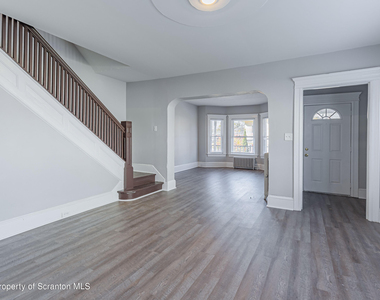 802 Quincy Avenue - Photo Thumbnail 6