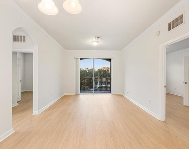 3332 Robert Trent Jones Drive - Photo Thumbnail 5
