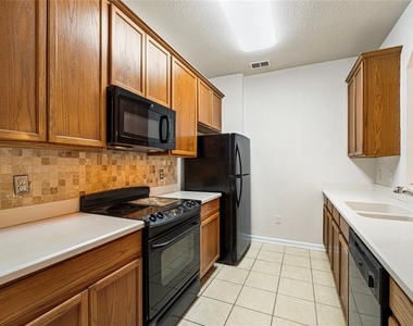 3332 Robert Trent Jones Drive - Photo Thumbnail 3