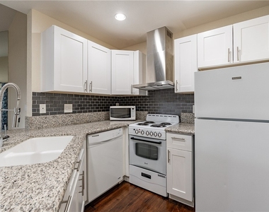 450 Elm Drive - Photo Thumbnail 6