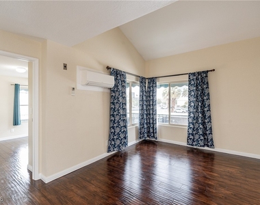 450 Elm Drive - Photo Thumbnail 11