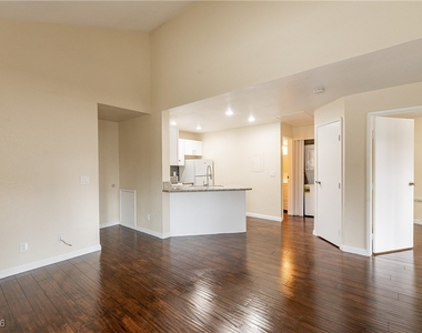 450 Elm Drive - Photo Thumbnail 4
