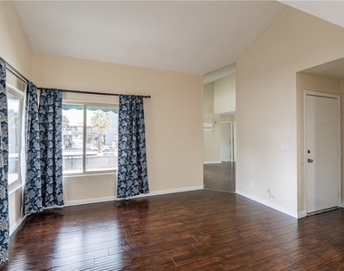 450 Elm Drive - Photo Thumbnail 10