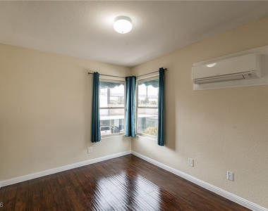 450 Elm Drive - Photo Thumbnail 18