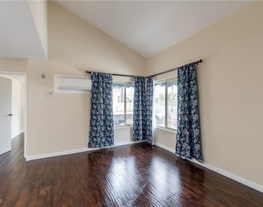 450 Elm Drive - Photo Thumbnail 2