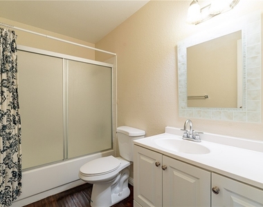 450 Elm Drive - Photo Thumbnail 13
