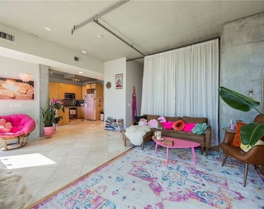 353 E Bonneville Avenue - Photo Thumbnail 12