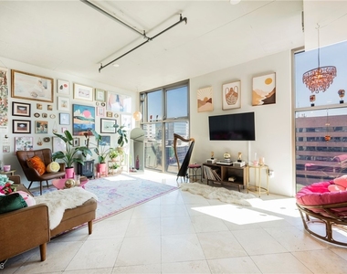 353 E Bonneville Avenue - Photo Thumbnail 2