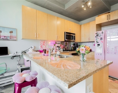 353 E Bonneville Avenue - Photo Thumbnail 6