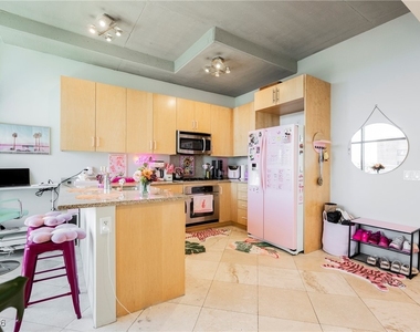 353 E Bonneville Avenue - Photo Thumbnail 5
