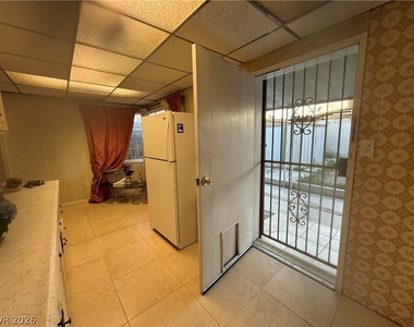 2300 Pardee Place - Photo Thumbnail 8