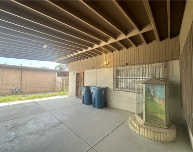 2300 Pardee Place - Photo Thumbnail 3
