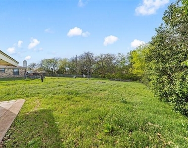 614 Circle Creek Drive - Photo Thumbnail 14
