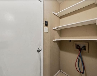 614 Circle Creek Drive - Photo Thumbnail 13