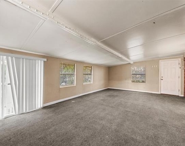 614 Circle Creek Drive - Photo Thumbnail 12