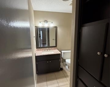 614 Circle Creek Drive - Photo Thumbnail 9