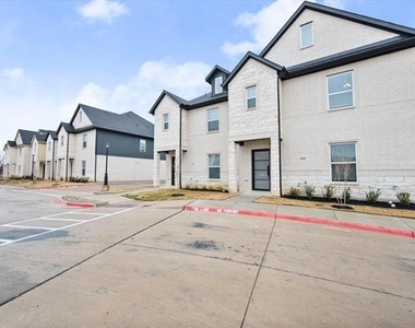 2355 Spring Park Boulevard - Photo Thumbnail 2