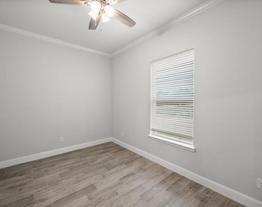 2355 Spring Park Boulevard - Photo Thumbnail 8