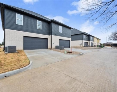 2355 Spring Park Boulevard - Photo Thumbnail 28