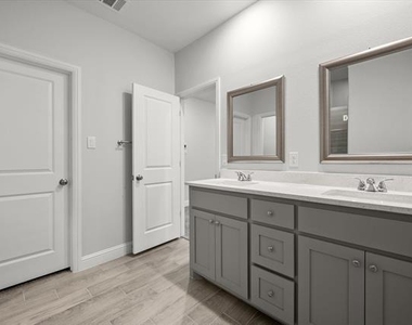 2355 Spring Park Boulevard - Photo Thumbnail 23