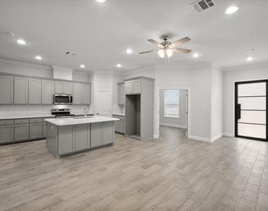 2355 Spring Park Boulevard - Photo Thumbnail 4