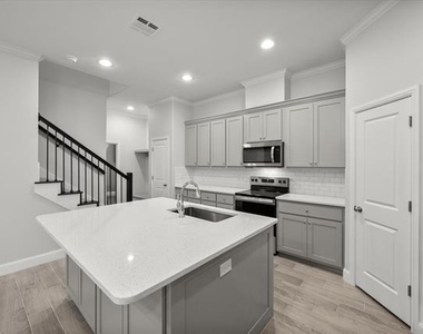 2355 Spring Park Boulevard - Photo Thumbnail 9
