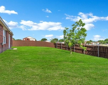 235 Yale Boulevard - Photo Thumbnail 32