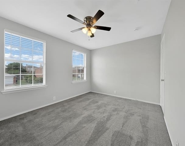 235 Yale Boulevard - Photo Thumbnail 22