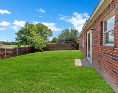 235 Yale Boulevard - Photo Thumbnail 31