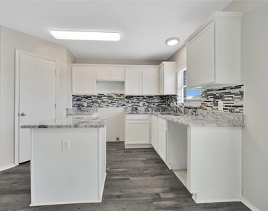 235 Yale Boulevard - Photo Thumbnail 5