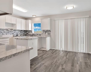 235 Yale Boulevard - Photo Thumbnail 10