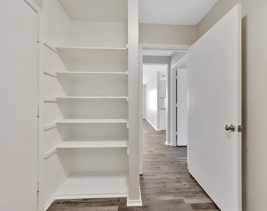 235 Yale Boulevard - Photo Thumbnail 21