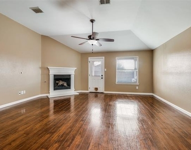 1918 Caddo Street - Photo Thumbnail 4