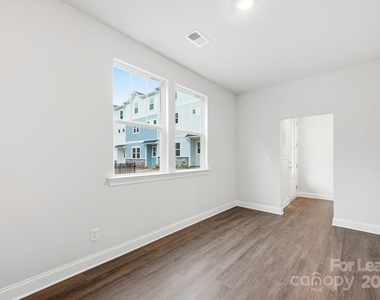 11003 Valkyrie Lane - Photo Thumbnail 4