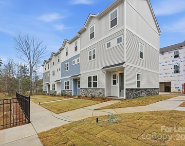 11003 Valkyrie Lane - Photo Thumbnail 16