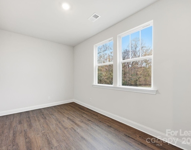 11003 Valkyrie Lane - Photo Thumbnail 7