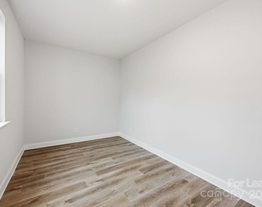 11003 Valkyrie Lane - Photo Thumbnail 15