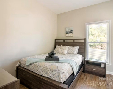 1806 Vinton Street - Photo Thumbnail 11